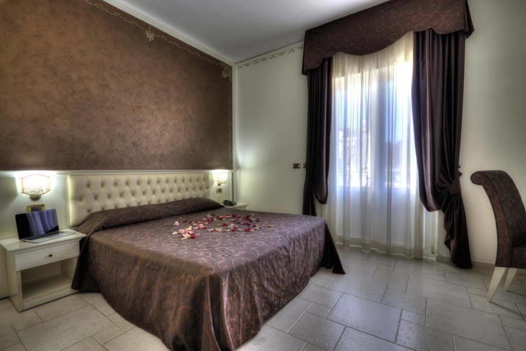 Hotel Madonna Delle Grazie เชจลีเมสซาปิกา ภายนอก รูปภาพ